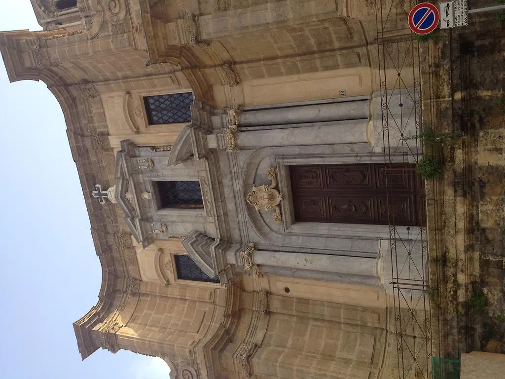 باليرمو Palazzo Nuccio Guest House 0*,  إيطاليا
